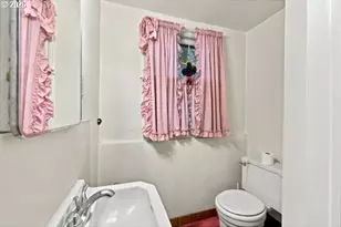 2211 SW Martha St, Portland, OR 97239 - Photo 34