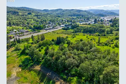 3314 NE Diamond Lake Blvd, Roseburg, OR 97470 - Photo 24