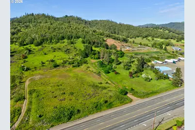 3314 NE Diamond Lake Blvd, Roseburg, OR 97470 - Photo 32