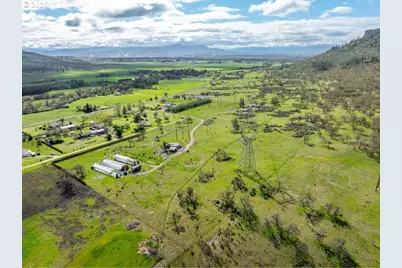 10695 Kildee Ave, Central Point, OR 97502 - Photo 14