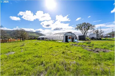 10695 Kildee Ave, Central Point, OR 97502 - Photo 8