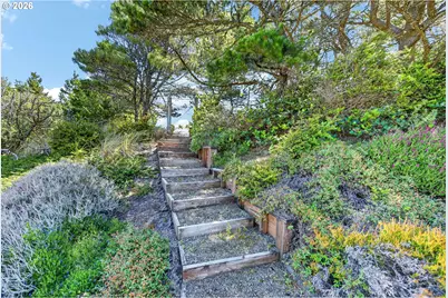 88548 Nautilus Ct, Florence, OR 97439 - Photo 30