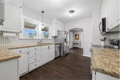 14053 SW 118th Ct, Portland, OR 97224 - Photo 12