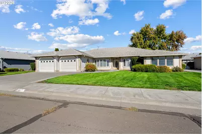 820 W Alder Ave, Hermiston, OR 97838 - Photo 1