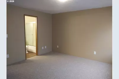 6822 SE Woodstock Blvd, Portland, OR 97206 - Photo 8