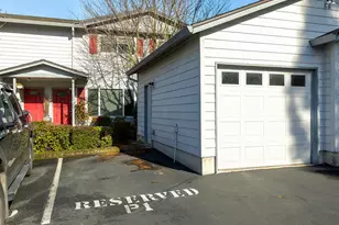 697 32nd St, Washougal, WA 98671 - Photo 2