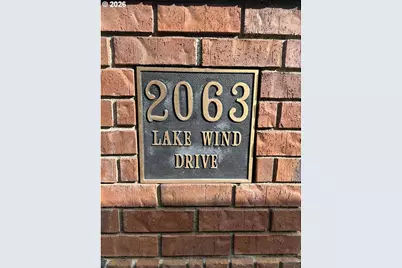 2063 Lake Wind Dr, Eugene, OR 97408 - Photo 2