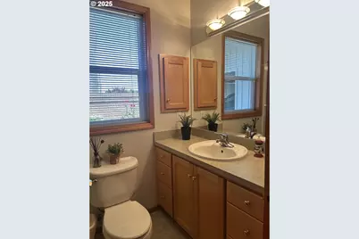 2063 Lake Wind Dr, Eugene, OR 97408 - Photo 12