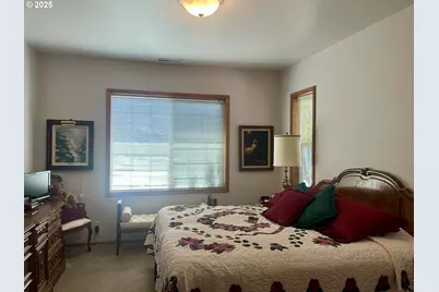 2063 Lake Wind Dr, Eugene, OR 97408 - Photo 8