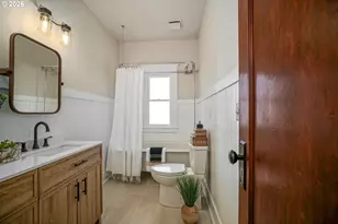 241 Mill St, Silverton, OR 97381 - Photo 14