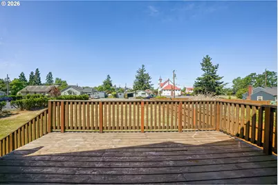 241 Mill St, Silverton, OR 97381 - Photo 22