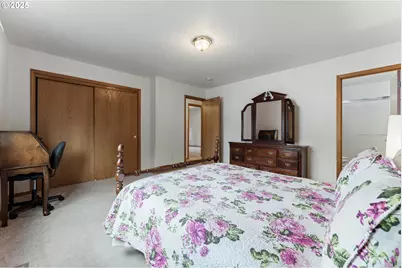 13826 SE Boise Ct, Portland, OR 97236 - Photo 16