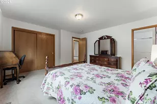 13826 SE Boise Ct, Portland, OR 97236 - Photo 16