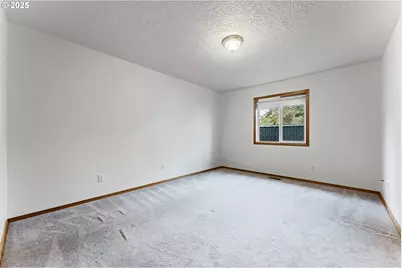 13826 SE Boise Ct, Portland, OR 97236 - Photo 22