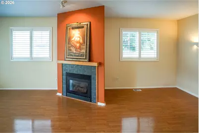 9348 SW Sutton Pl, Tigard, OR 97223 - Photo 8