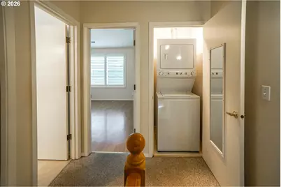 9348 SW Sutton Pl, Tigard, OR 97223 - Photo 16