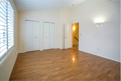 9348 SW Sutton Pl, Tigard, OR 97223 - Photo 32