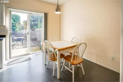 9348 SW Sutton Pl, Tigard, OR 97223 - Photo 10