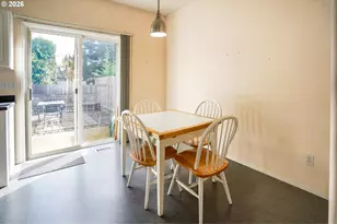 9348 SW Sutton Pl, Tigard, OR 97223 - Photo 10