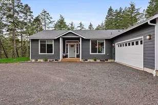 385 Pacific Dunes Dr, North Bend, OR 97459 - Photo 2