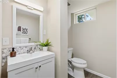 14205 NE Fremont Ct, Portland, OR 97230 - Photo 30