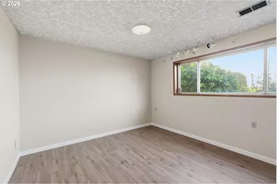 14205 NE Fremont Ct, Portland, OR 97230 - Photo 28