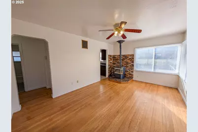 901 2nd St, La Grande, OR 97850 - Photo 2