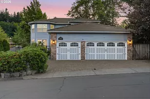 17903 Ridge Lake Dr, Lake Oswego, OR 97034 - Photo 2