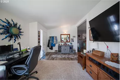 1312 W 14th St, Coquille, OR 97423 - Photo 6