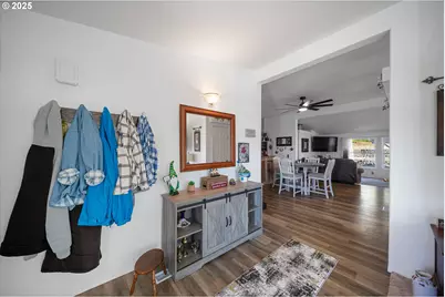 1312 W 14th St, Coquille, OR 97423 - Photo 4