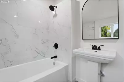 161 NW Freeman Ave, Hillsboro, OR 97124 - Photo 6