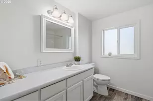 1565 E Main St, Hillsboro, OR 97123 - Photo 28