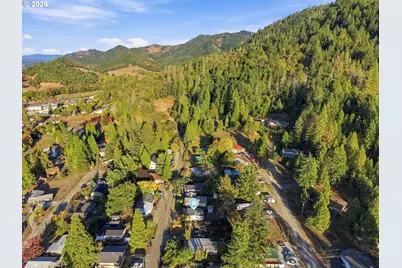 541 Mont St, Canyonville, OR 97417 - Photo 28