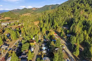 541 Mont St, Canyonville, OR 97417 - Photo 28