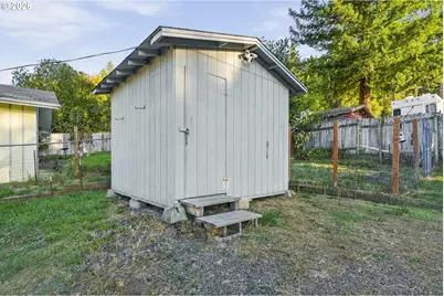 541 Mont St, Canyonville, OR 97417 - Photo 22