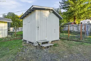 541 Mont St, Canyonville, OR 97417 - Photo 22