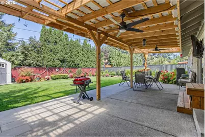 16827 SE Rhine St, Portland, OR 97236 - Photo 16