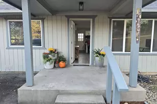 954 NE Madrona Dr, Myrtle Creek, OR 97457 - Photo 8