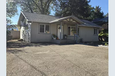954 NE Madrona Dr, Myrtle Creek, OR 97457 - Photo 1