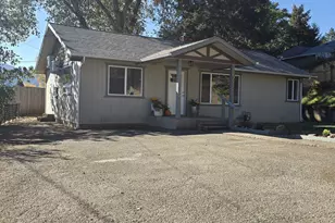 954 NE Madrona Dr, Myrtle Creek, OR 97457 - Photo 1