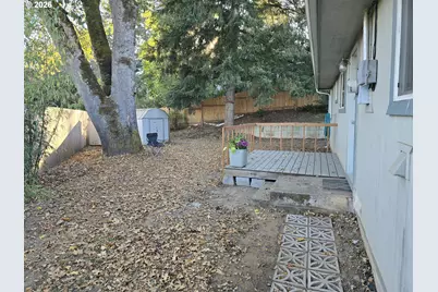 954 NE Madrona Dr, Myrtle Creek, OR 97457 - Photo 38