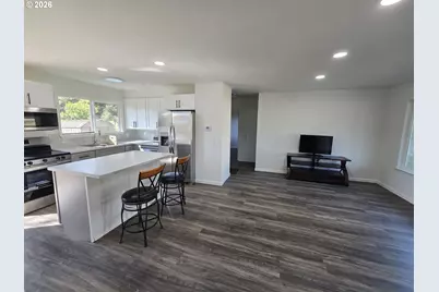 954 NE Madrona Dr, Myrtle Creek, OR 97457 - Photo 12