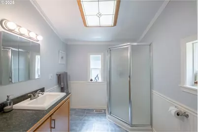 1049 N River Dr, Sweet Home, OR 97386 - Photo 16