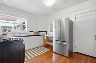 2083 NW Johnson St, Portland, OR 97209 - Photo 16