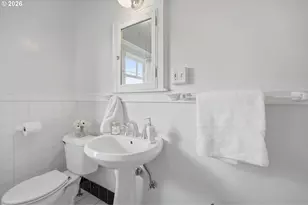 2083 NW Johnson St, Portland, OR 97209 - Photo 22