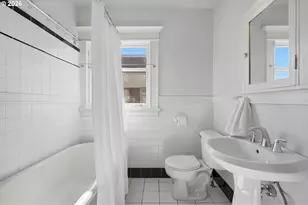 2083 NW Johnson St, Portland, OR 97209 - Photo 24