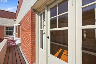 2083 NW Johnson St, Portland, OR 97209 - Photo 26
