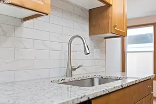 251 NE Village Squire Ave, Gresham, OR 97030 - Photo 16