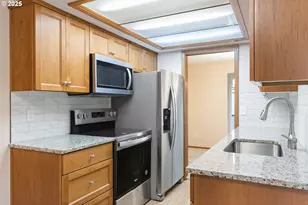 251 NE Village Squire Ave, Gresham, OR 97030 - Photo 18