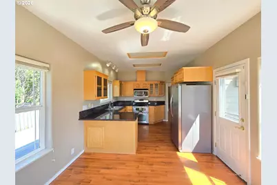 212 Wagon Wheel Dr, Grants Pass, OR 97527 - Photo 12